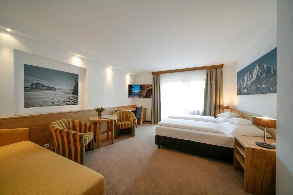 Апартаменти Hotel Resch 3*