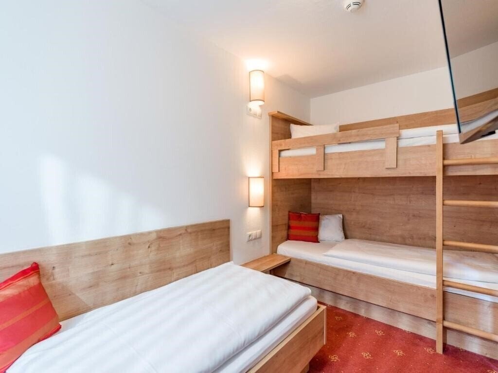 Апартаменты Lifthotel 3*