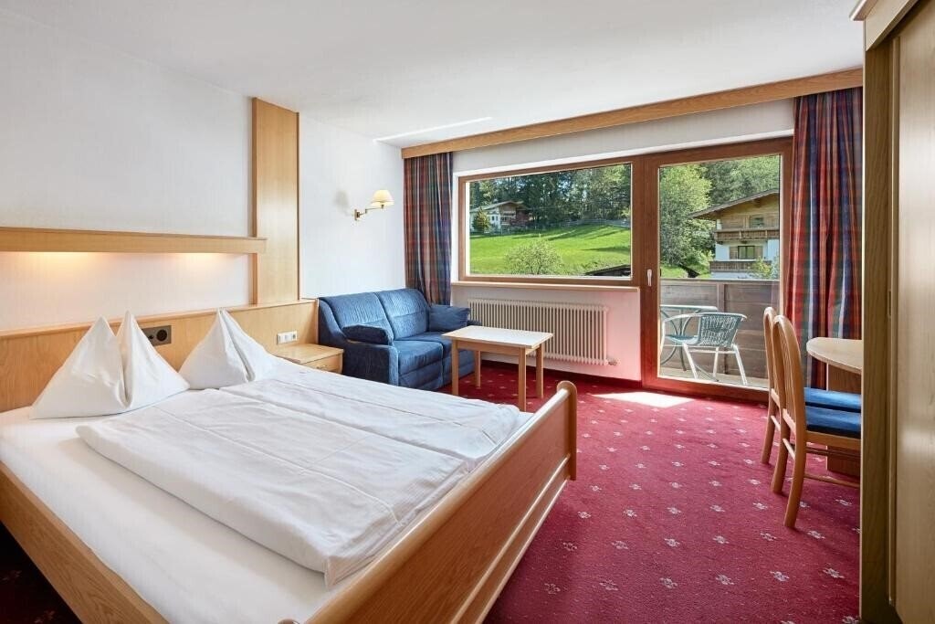 Панорама Lifthotel 3*