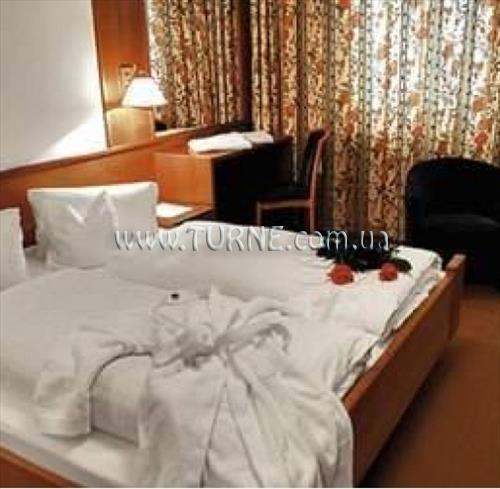 Отель Crystal 4*