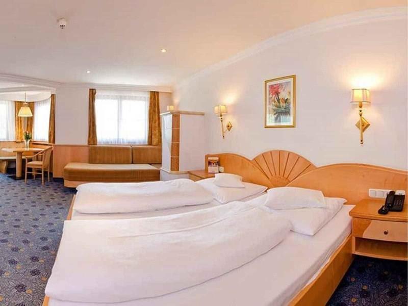 Территория Fun & SPA Hotel Strass 4*