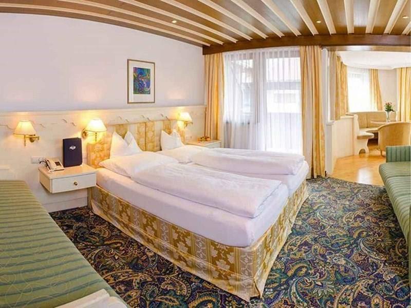 Панорама Fun & SPA Hotel Strass 4*