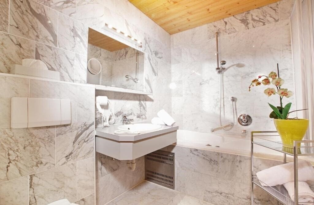 Апартаменти Zum Holzknecht Hotel 4*