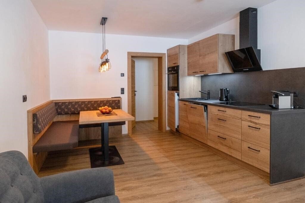 Територія Hotel Steuxner 3*