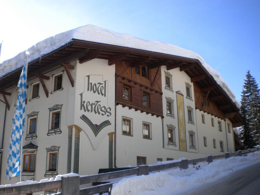 Готель Hotel Kertess 4*