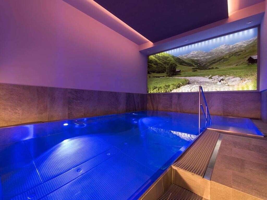 Изображение Universo 4*