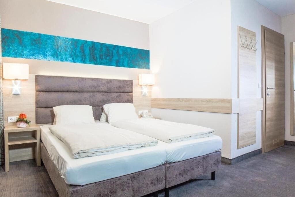 Панорама Neue Post 3*