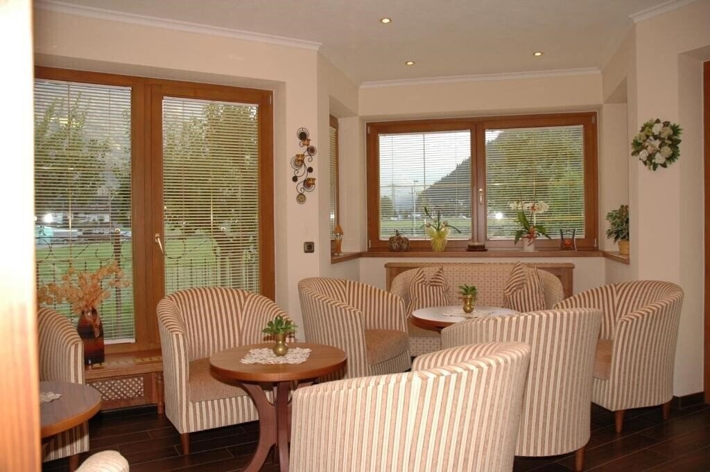 Вид Garni Almhof Hotel 3*