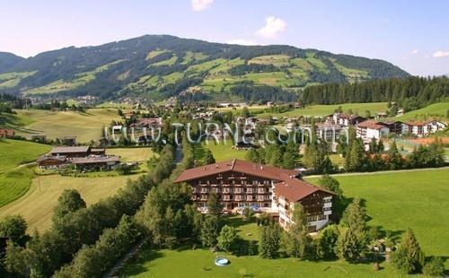 Территория Hotel Sonnalp 4*