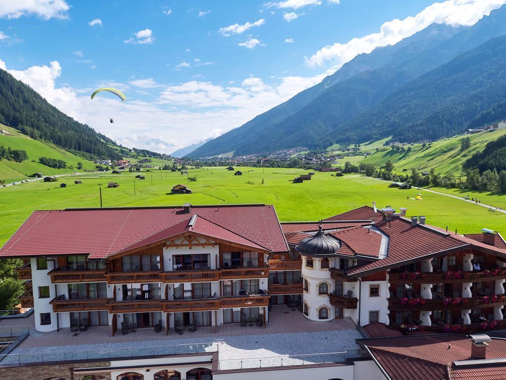 Панорама Alpeiner Nature Resort Tirol 4*