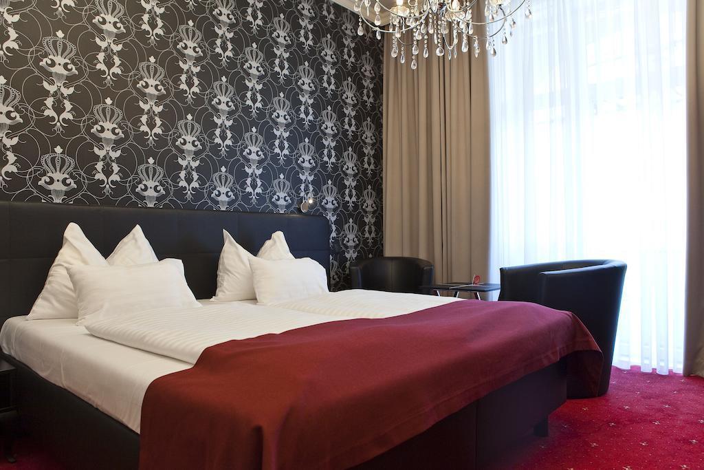 Панорама Hotel Furst Metternich 3*