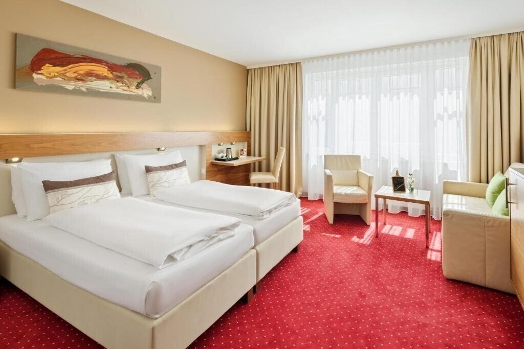 Территория Austria Trend Hotel Anatol 4*