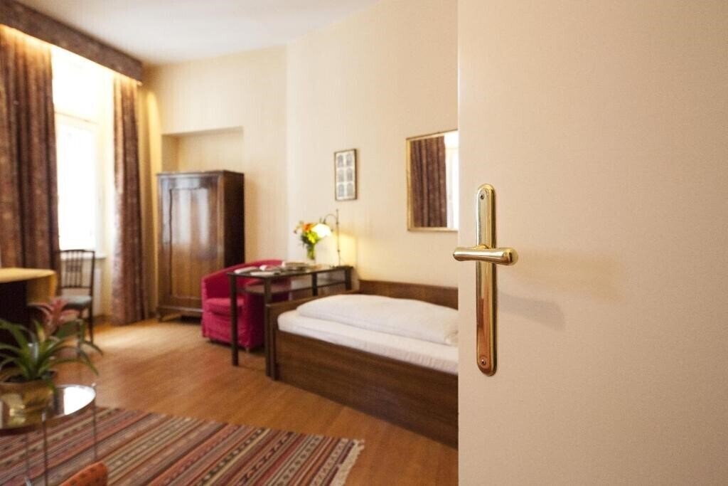 Вид Mondial Appartement Hotel 4*