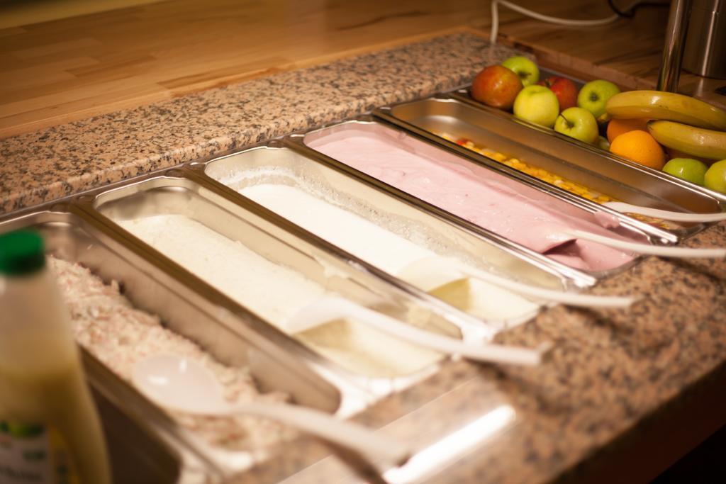 Территория A&O Wien Hauptbahnhof 2*