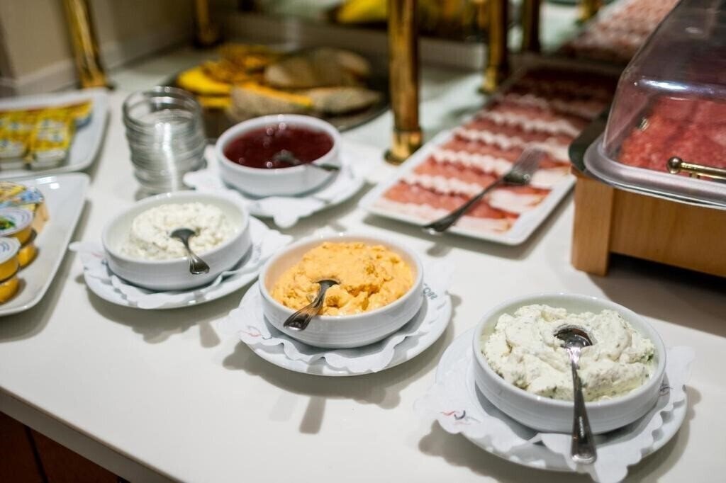 Панорама Club Hotel Cortina 4*