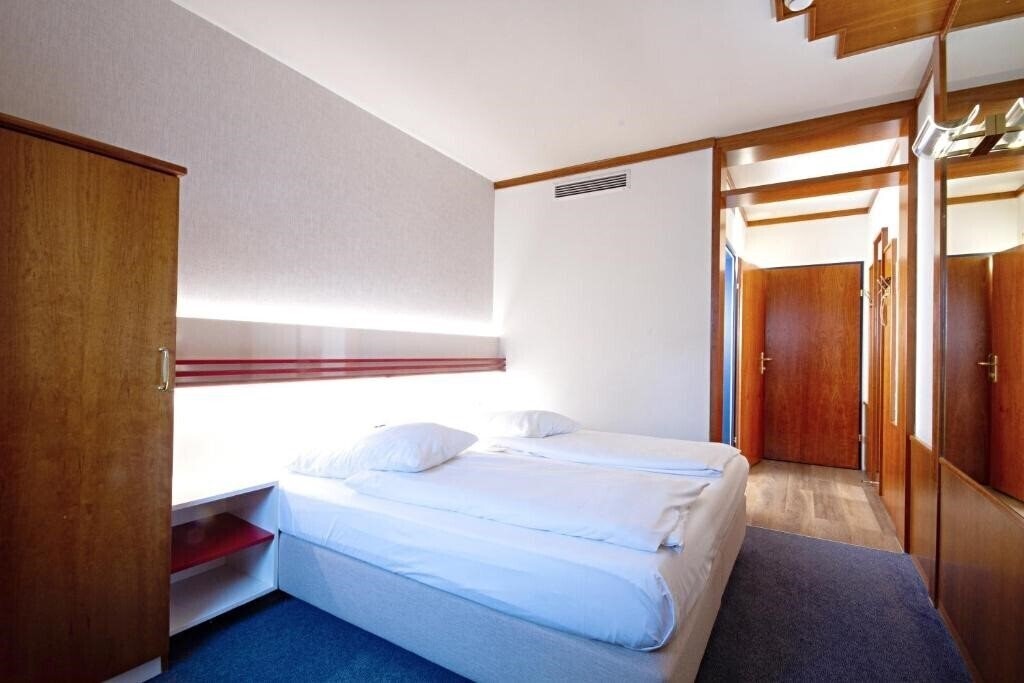 Панорама Vienna Sporthotel 3*