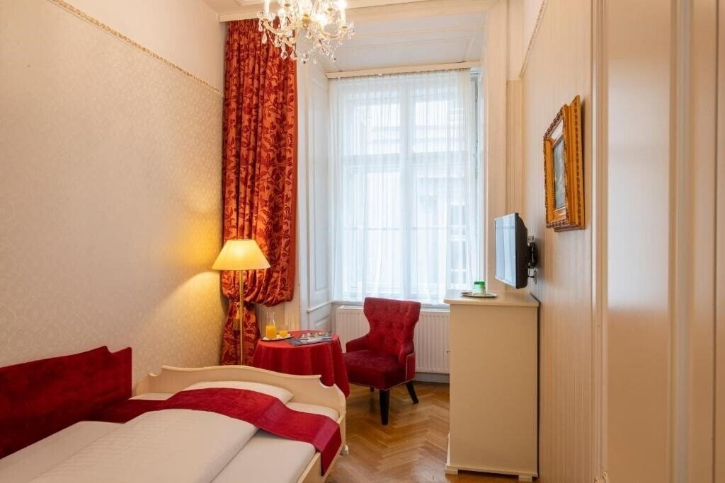 Вид Pertschy Palais Hotel 4*