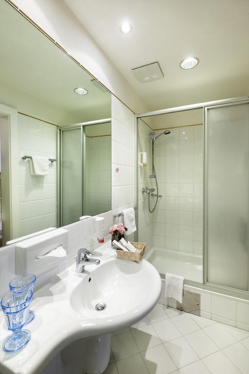 Территория Pertschy Palais Hotel 4*