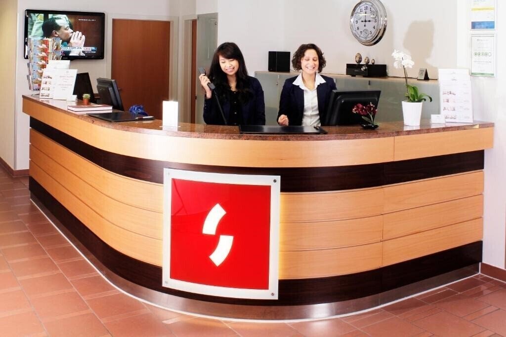 Территория Strudlhof 4*