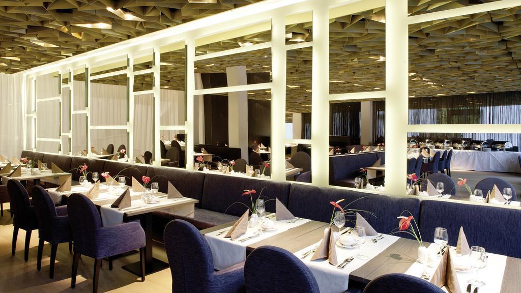 Территория Park Hotel Royal Palace 4*