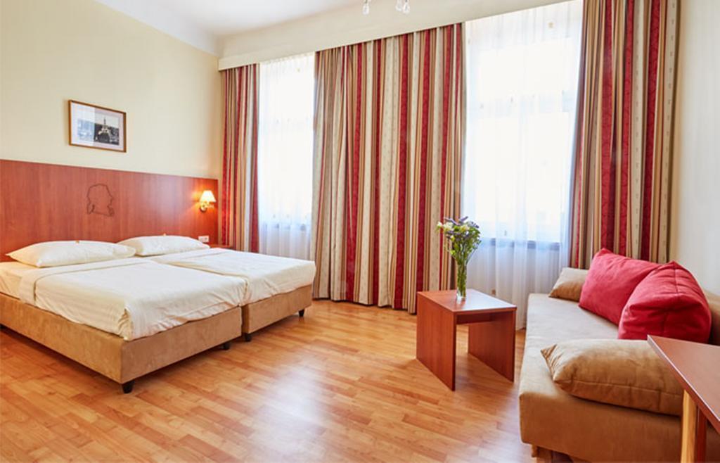 Отель Hotel Mozart 3*