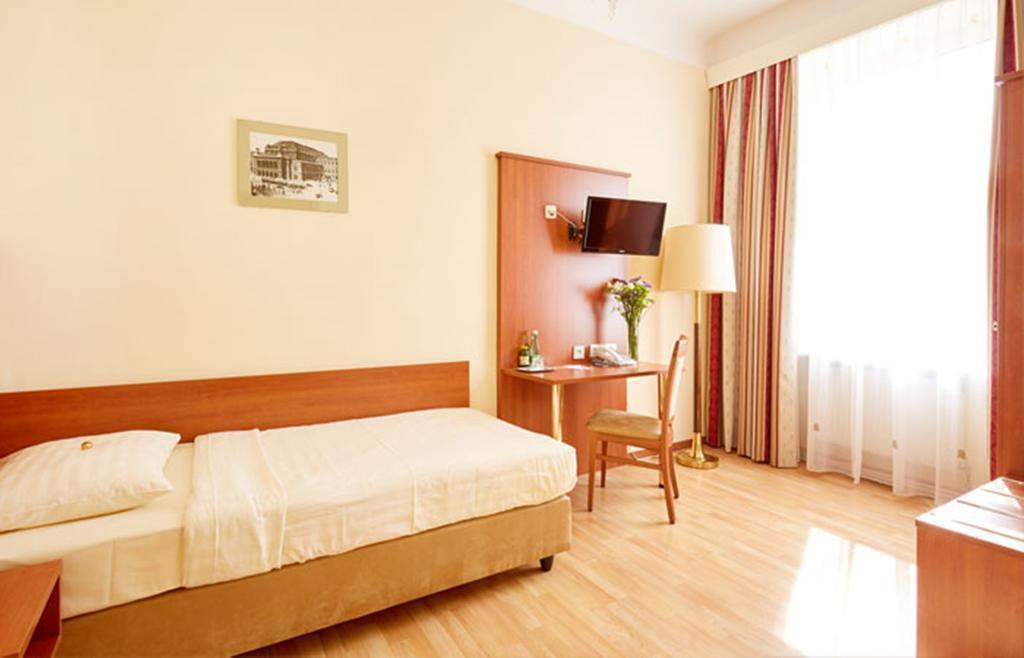 Вид Hotel Mozart 3*
