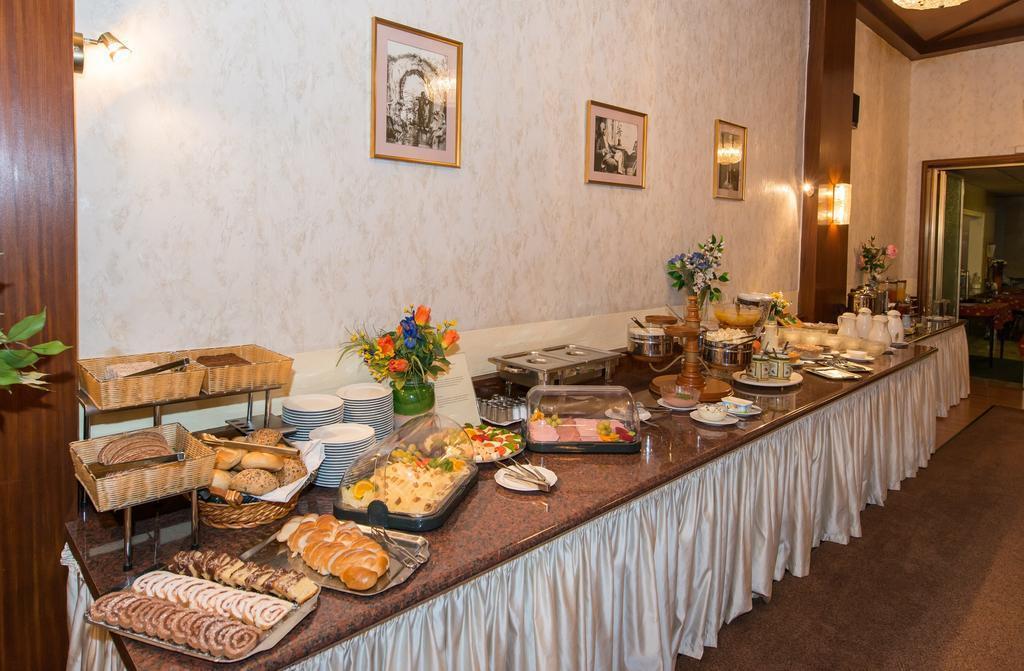 Апартаменты Hotel Mozart 3*