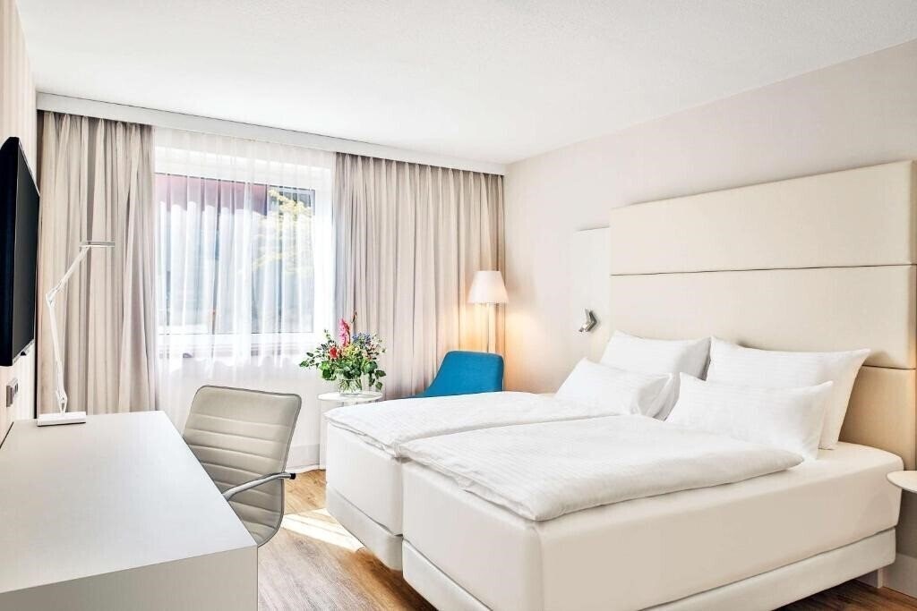 Отель Nh Vienna Airport Conference Center 3*