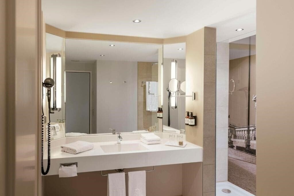 Територія Nh Vienna Airport Conference Center 3*