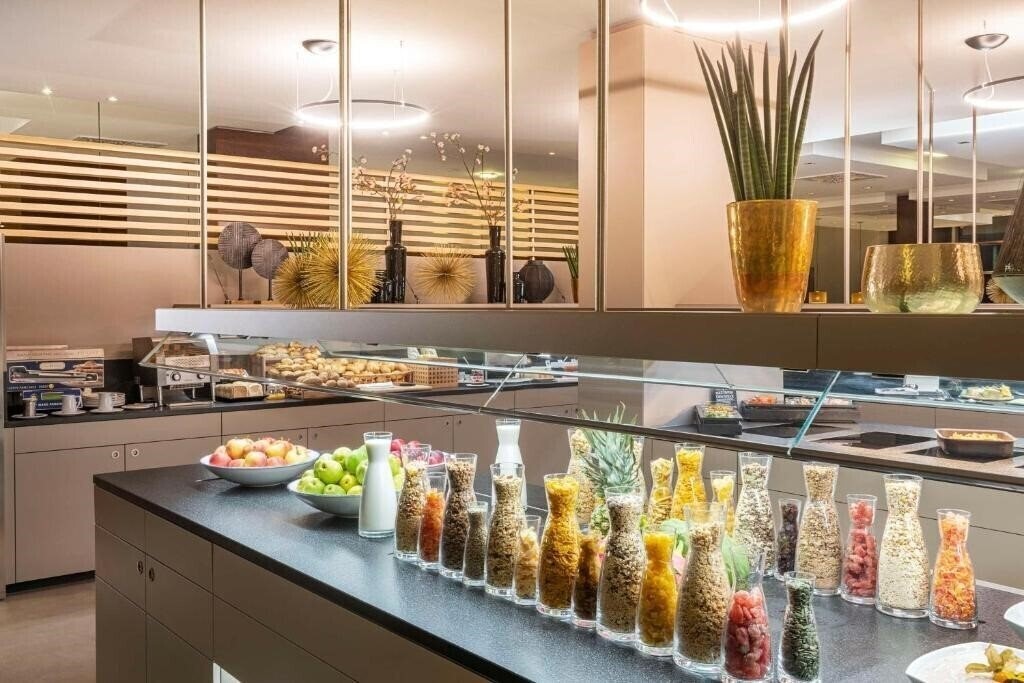 Панорама Nh Vienna Airport Conference Center 3*