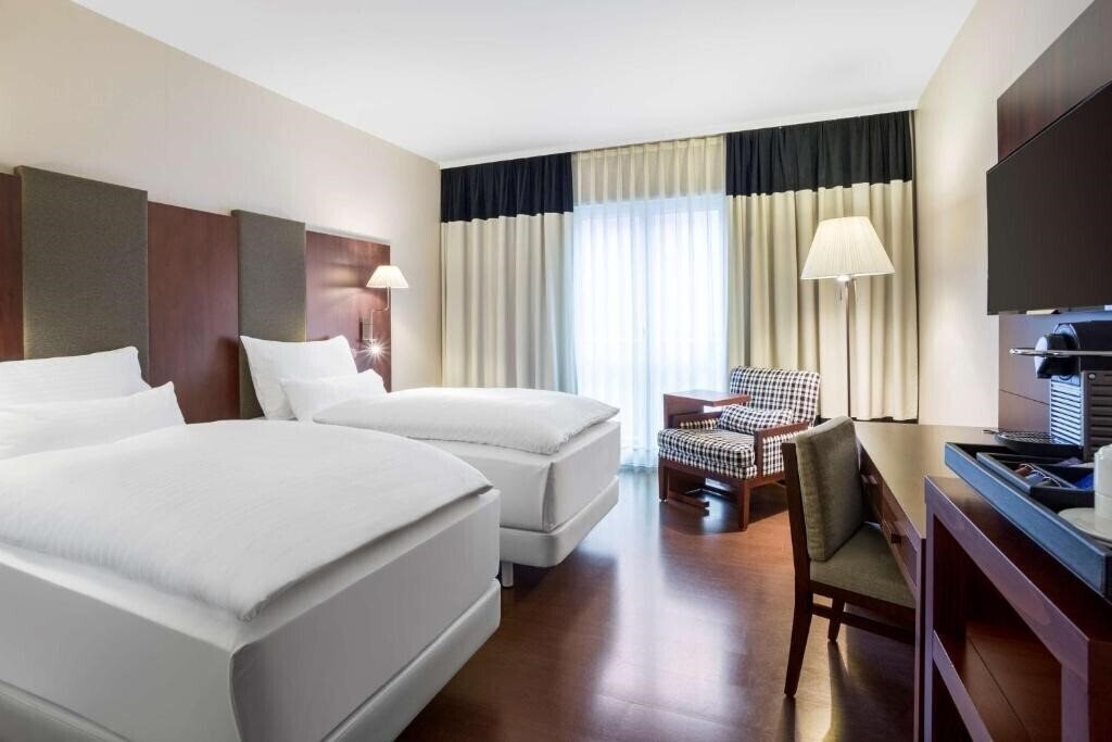 Панорама Nh Vienna Airport Conference Center 3*