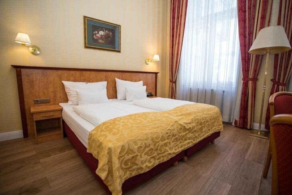 Территория Opera Suites Hotel 4*