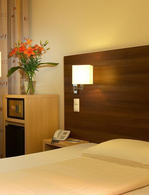 Фотографія Alpha 3*