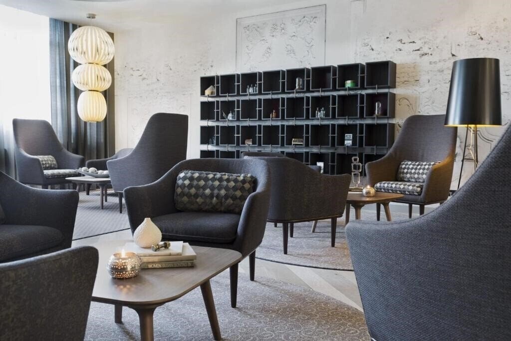 Панорама Renaissance 4*