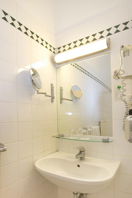 Территория Tourotel Mariahilf 4*