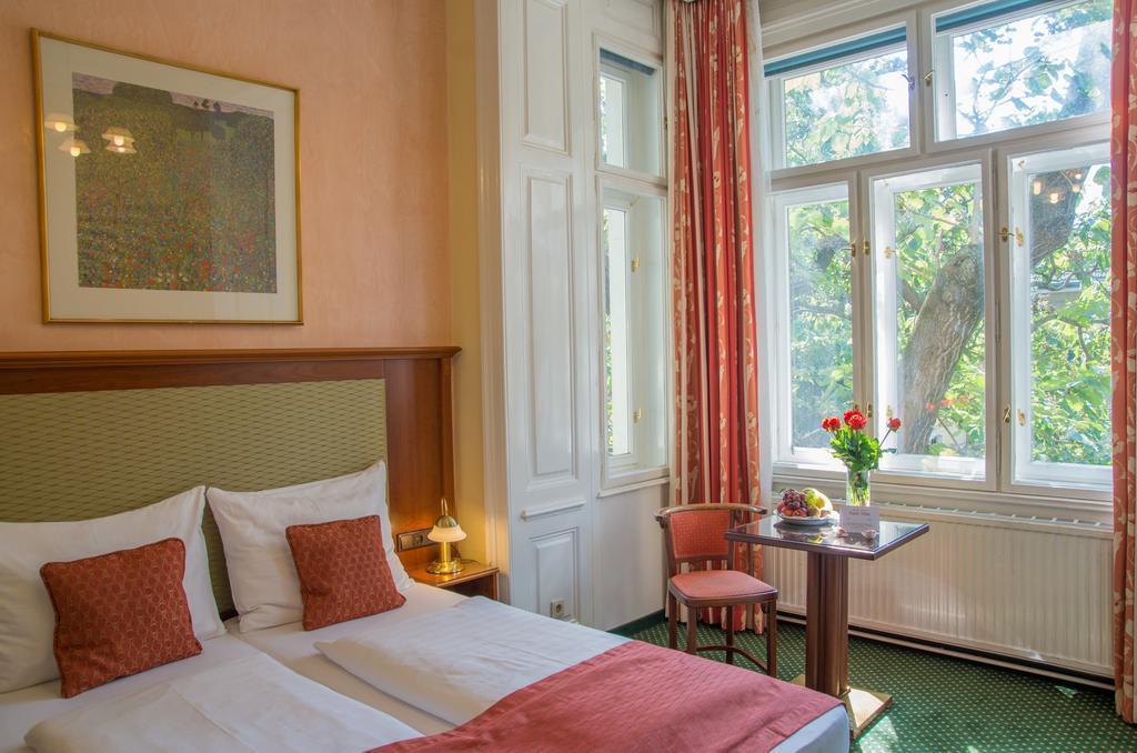 Апартаменты Park Villa 4*