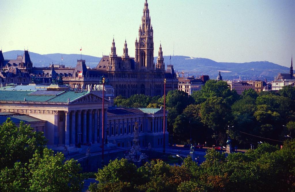 Панорама Hotel An Der Wien 3*