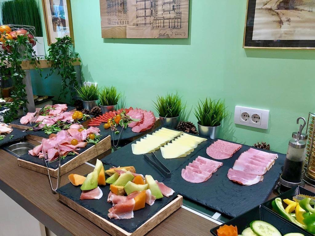 Апартаменти Cryston 3*