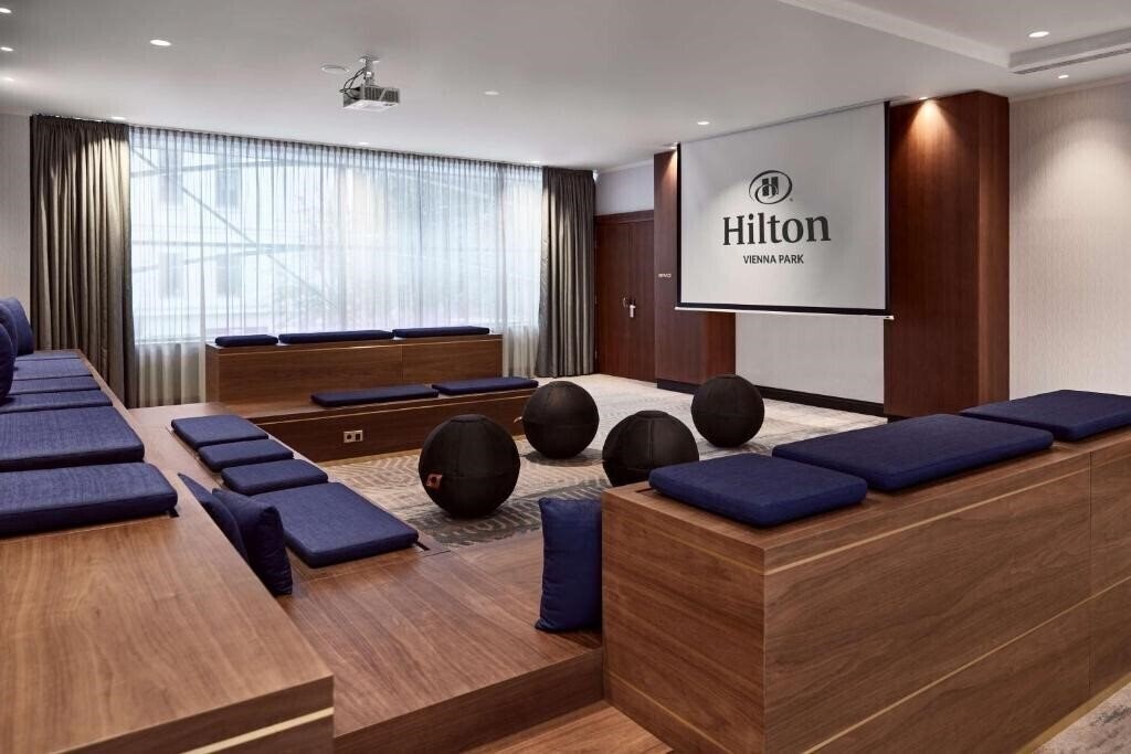 Вид Hilton Vienna Hotel 4*