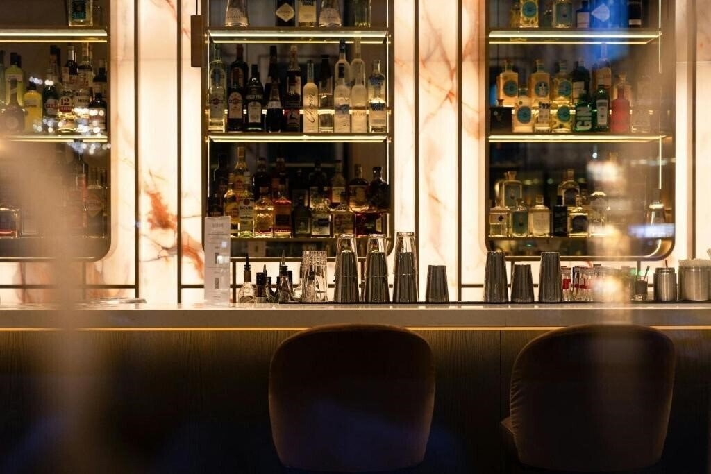 Вид Motel One Wien Staatsoper 3*