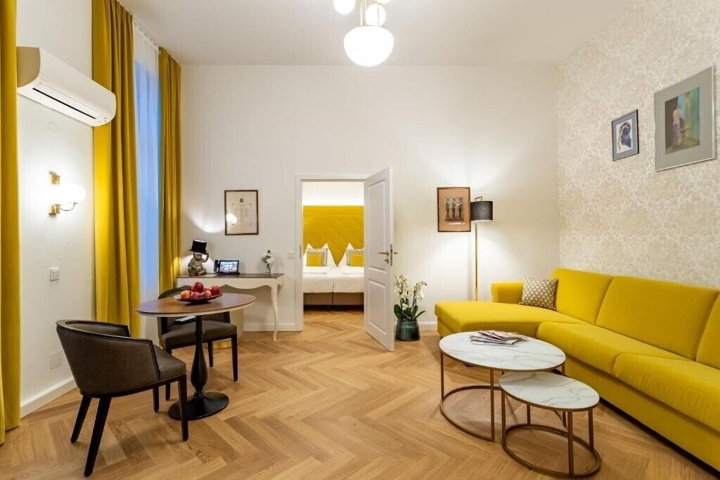 Готель Theaterhotel Wien 4*