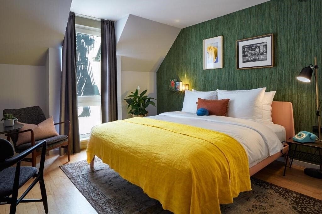 Отель Max Brown Hotel 7th District 4*