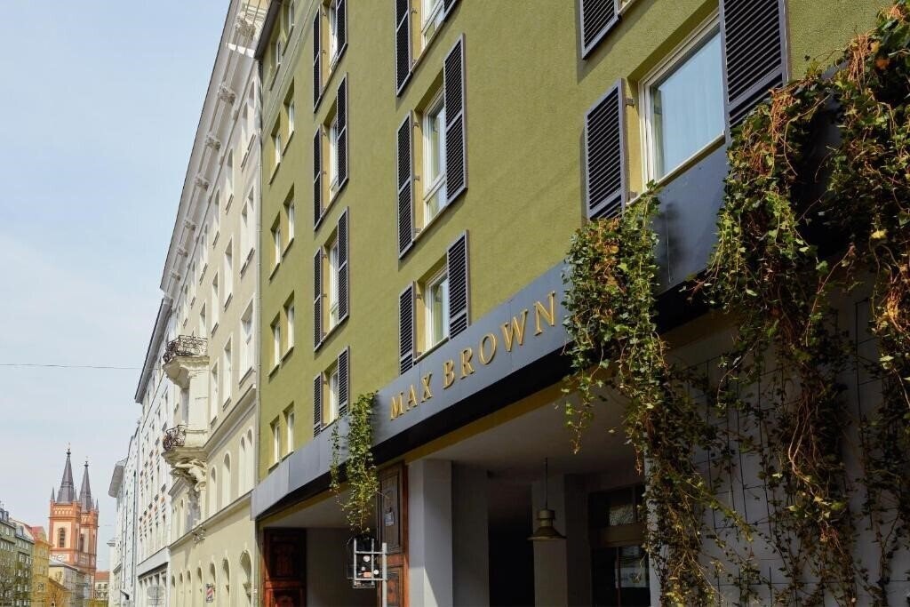 Фото Max Brown Hotel 7th District 4*