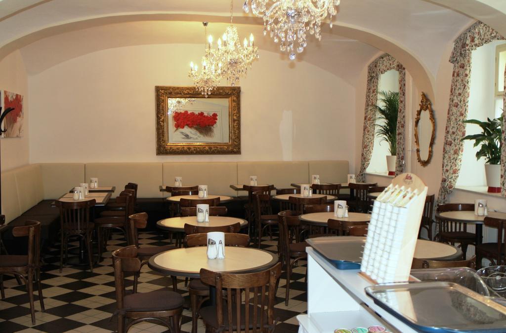 Вид Graf Stadion 3*