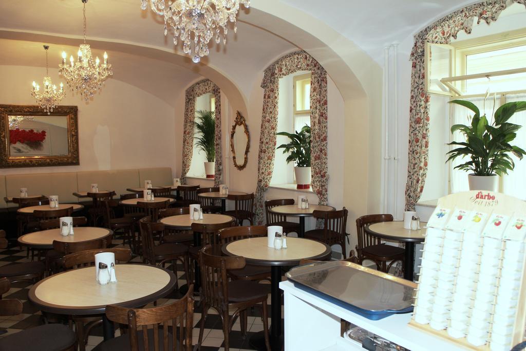 Панорама Graf Stadion 3*