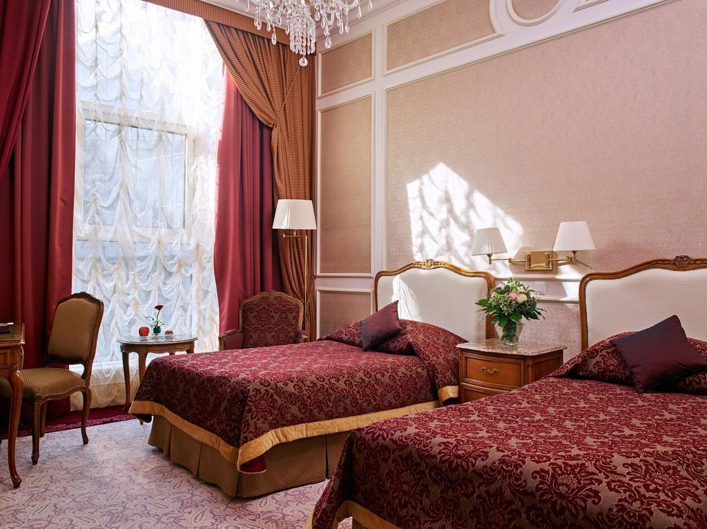Панорама Grand Hotel Wien 5*