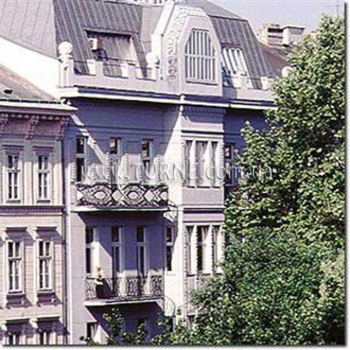 Вид Am Opernring 4*