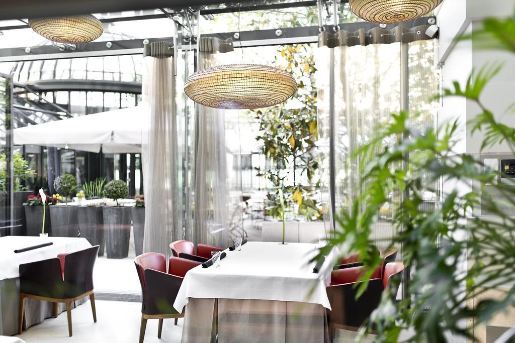 Вид Palais Coburg Hotel Residenz 5*