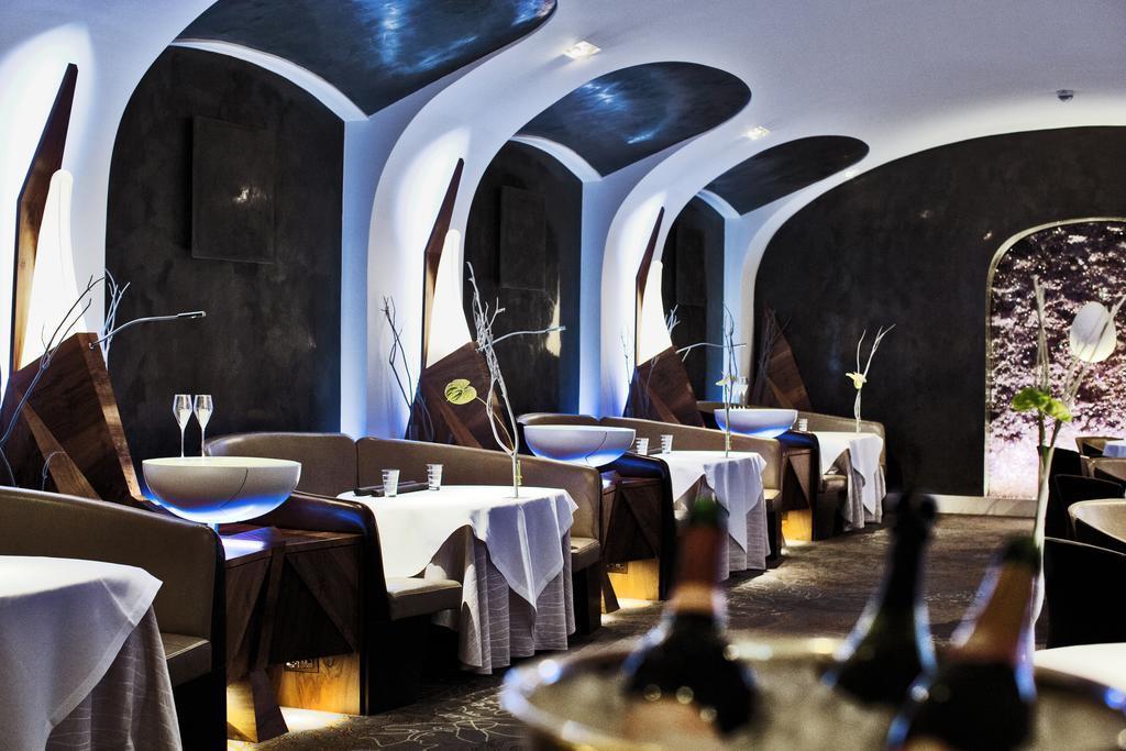 Панорама Palais Coburg Hotel Residenz 5*