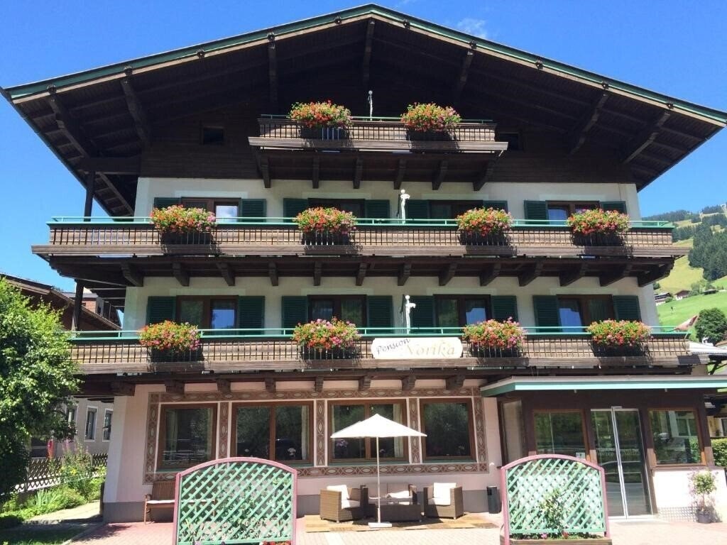 Готель Pension Norika 3*